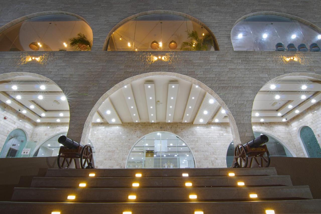 عبري كاسل هوتيل Buitenkant foto